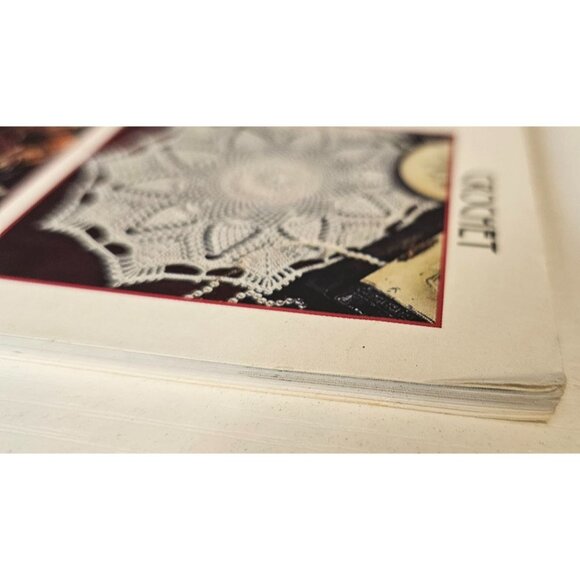 Absolutely Gorgeous Doilies Crochet Pattern Book Leisure Arts Paperback Soy Ink - Picture 7 of 10